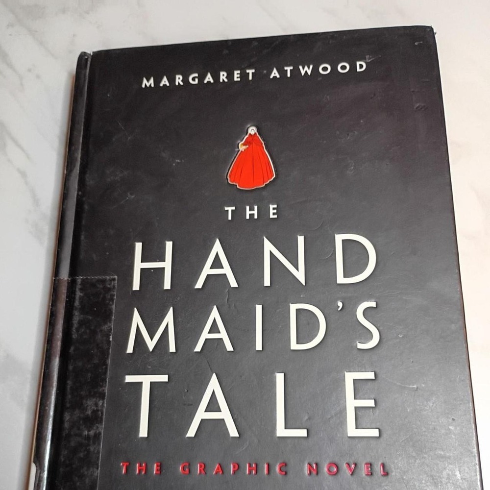 The Handmaids Tale The Graphic Novel Margaret Atwood Renee Nault Hardcover 2019